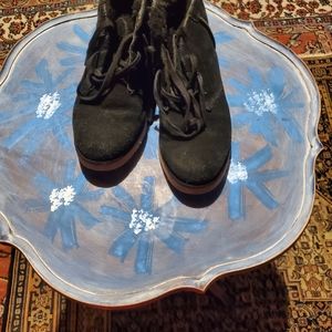 Koolabura by ugg. Women ankle boots